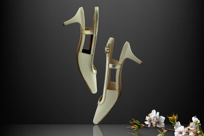 " Aurora-Perlata " - Ice White & Gold Grace